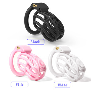 性的拘束具 男性用貞操帯 シッシィ貞操ケージ 4つのベースリング付き - Product Image 1