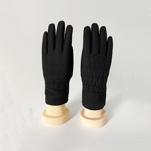 Gants d'hiver pour femmes BSCI Factor avec pointes tactiles, en polaire brossée <span class=keywords><strong>ultra</strong></span>-douce, couleurs personnalisées, logos, usage professionnel et extérieur - Product Image 2