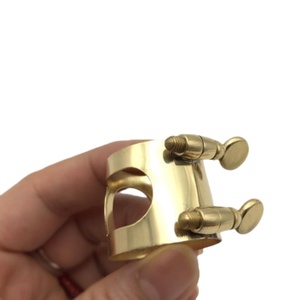 <span class=keywords><strong>Ligature</strong></span> de <span class=keywords><strong>saxophone</strong></span> <span class=keywords><strong>alto</strong></span> Eb <span class=keywords><strong>Ligature</strong></span> d'anche à anneau en métal <span class=keywords><strong>pour</strong></span> embout en caoutchouc dur Accessoire d'instrument de musique durable - Product Image 6