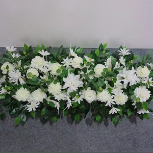 L-082 Elegante Composizione Floreale Bianca e Verde Fatta a Mano in Seta per Corridoio Nuziale Minimalista e Decorazione di Sfondi per Eventi - Product Image 5