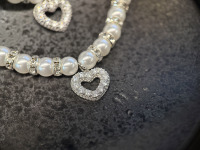 Collier pour animaux de compagnie élégant et confortable avec pendentif en zircon en forme de cœur de haute qualité