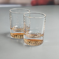 Verre à liqueur en cristal fait main de luxe tireur de saké moderne avec couleur dorée 2oz pour la Saint-Valentin Noël Nouvel An