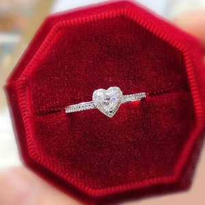 Anello dal design a forma di cuore, stile dolce, per donna - Product Image 1
