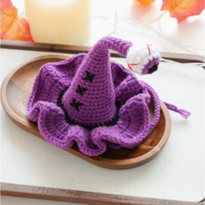 Costume de sorcière d'Halloween mignon pour chiens, chapeau et cape en coton orange avec décor de fond citrouille - Product Image 4