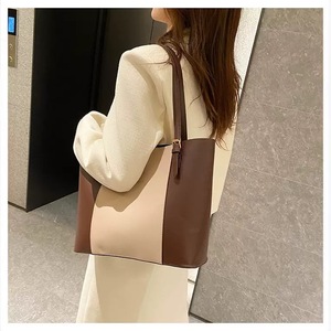Nouvel Arrivage Printemps – Sac Fourre-Tout Femme Décontracté Grande Capacité Style Coréen Sac à Main Bandoulière Tendance Color Block - Product Image 2