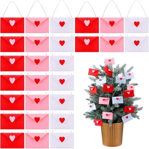 Confezione da 30 Cuori in Feltro, Decorazioni per San Valentino, Ornamenti Appesi per Albero di Natale, Matrimoni, Compleanni, Feste - Product Image 1