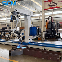 Station de travail robotisée de soudage sur portique cantilever industriel à rail au sol