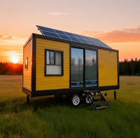 Maison conteneur mobile avec panneau solaire, sur roues, petite maison préfabriquée pour l'hébergement sur les sites de champs pétrolifères du désert