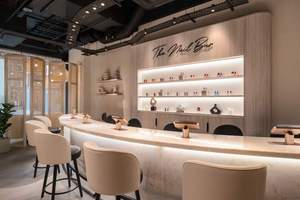 การออกแบบตกแต่งภายในร้านทำเล็บสไตล์โมเดิร์นมินิมอล เฟอร์นิเจอร์ร้านเสริมสวยสั่งทำพิเศษ ครีมสีหรูหราสำหรับร้านทำเล็บ  ชุดอุปกรณ์ร้านค้าพร้อมใช้งานแบบครบวงจร - Product Image 5