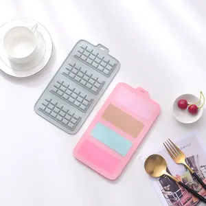 4 Eco-Friendly BPA FREE Waffle Cake Shaped Silicone Molds Maker Cake Pan