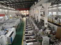 Système de contrôle PLC intelligent, machine de fabrication de tuyaux en PVC à haut rendement pour la protection des câbles en plastique rigide de petit diamètre à quatre brins