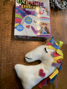 Kit de Bricolage 2026 : Créez Votre Propre Cadeau de Noël – Coussin Licorne Arc-en-ciel en Feutre Doux Géant Facile à Nouer (Sans Couture) pour Enfants - Product Image 3
