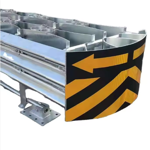 Barriera Stradale Anti-Collisione Riempibile d'Acqua in Acciaio per Sicurezza del Traffico, Standard CE Aashto M180, Fornitura Diretta dalla Fabbrica - Product Image 1