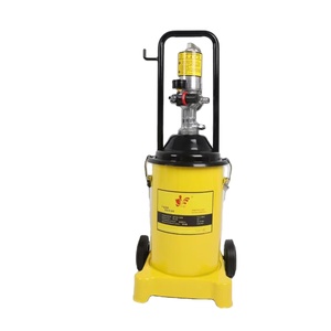 Pompe pneumatique avec manomètre et pistolet d'huilage pivotant pour l'injection d'huile en mécanisation - Product Image 1
