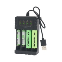 Chargeur de piles rechargeables AA/AAA à 4 emplacements, protection contre les courts-circuits, affichage LED, compatibilité Ni-MH/Ni-Cd, microphone USB/Type-C