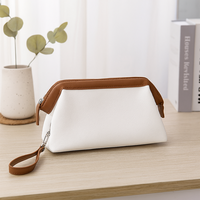 Sac à cosmétiques en cuir de grande capacité personnalisable en gros avec fermeture à glissière, matériau PU, organisateur de cosmétiques durable pour les voyages