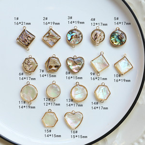 Ciondoli Connettori Naturali, Charm Rotondo Piatto in Madreperla e Conchiglia di Abalone - Product Image 6