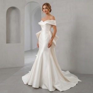 Elegante Abito <span class=keywords><strong>da</strong></span> Sposa a Sirena in Raso Francese con Spalle Scoperte, Strass e Strascico Lungo, Senza Spalline, Ideale per <span class=keywords><strong>Cerimonia</strong></span> e Ricevimento - Product Image 2