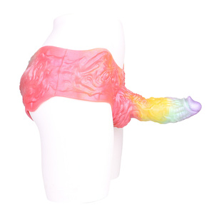 Funda de pene hueca usable con arcoíris ilusorio de llamas coloridas eficazmente para agrandar el pene, juguete sexual de silicona - Product Image 3