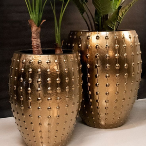 Maceteros de Metal Dorados Individuales Altos, Macetas Grandes de Lujo en Dorado, Elegante Florero Dorado de Lujo - Product Image 4