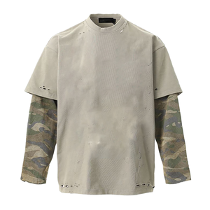 เสื้อยืดคอกลมทรงบ็อกซี่ลายกราฟิกขาดๆ แบบวินเทจ ลายพรางสองชั้น แขนยาว สำหรับผู้ชาย - Product Image 1