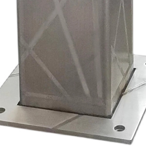 เสาเหล็กสี่เหลี่ยมสแตนเลสแบบติดตั้งบนพื้นพร้อมไฟ LED IP65 สำหรับเตือนการจราจร - Product Image 1