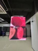 Écran LED suspendu double face ultra-mince personnalisé pour affichage numérique intérieur destiné aux centres commerciaux, magasins de détail et fabricants