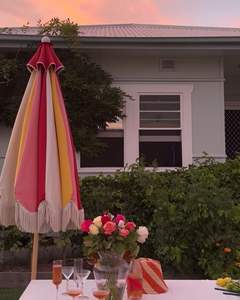 Sombrilla pequeña para balcón fabricada en China con borlas, ajuste de ángulo, color rosa, para exteriores, con borlas y mecanismo de inclinación, para resort. - Product Image 5