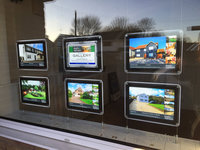 Boîte à lumière LED Windows Real Estate Display Hanging Lightbox Kit avec 3X3 A3 Dual-Sided Poster Frames LED Light Box