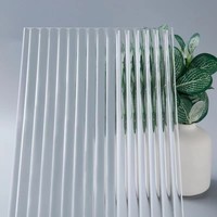Verre trempé cannelé solide 6mm 8mm 10mm 12mm, verre décoratif de sécurité et d'intimité, verre cannelé texturé transparent à faible teneur en fer