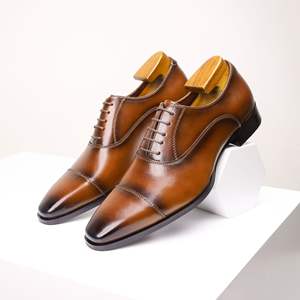 Los últimos modelos de zapatos de vestir formales para hombre para uso empresarial se están vendiendo bien. Estos son zapatos de cuero para hombres de negocios. - Product Image 2