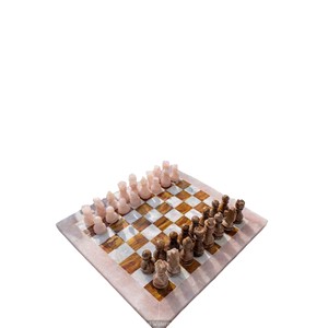 Jeu d'échecs artisanal en pierre de quartz rose avec pièces en résine rose naturelle, jeu d'échecs à damier pour les fêtes et les voyages - Product Image 3