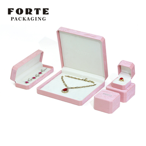 Caja de Joyería de Lujo FORTE Factory, Caja Rosa para Collares, Caja de Almacenamiento de Joyas de Cuero para Anillos, Juego de Cajas de Joyería Personalizables - Product Image 2