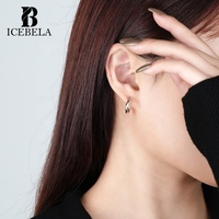 ICEBELA Vente en gros de bijoux fins européens minimalistes, boucles d'oreilles créoles torsadées plaquées or 18 carats, boucles d'oreilles en argent 925 pour femmes