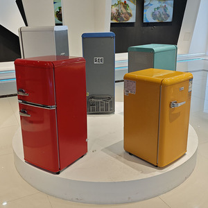 Réfrigérateur vertical <span class=keywords><strong>vintage</strong></span> à porte unique de 90 L, mini-réfrigérateur portable <span class=keywords><strong>pas</strong></span> <span class=keywords><strong>cher</strong></span> - Product Image 4