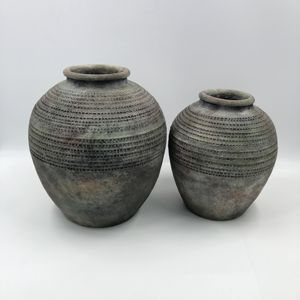 Vases en céramique élégants d'apparence rustique et patinée, idéaux pour les centres de table Vases en grès à patine gris verdâtre - Product Image 2