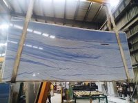 Dalle de quartzite brésilien Azul Macaubas polie, bleu naturel, solution complète pour les murs, sols et comptoirs de villas de luxe