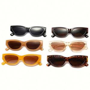 Lunettes de soleil œil de chat pour femmes, monture petite, style rétro punk avec rivets, protection UV400, personnalisables avec logo, vente en gros - Product Image 4