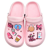 Sepatu Model Kartun Medis Lintas Batas dengan Hiasan Bunga, Gesper Dekoratif, Karet Lepas Pasang DIY yang Unik, Unisex, Buatan Cina