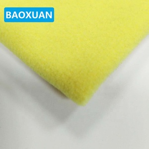Haute qualité tricot 100% polyester couverture de bébé en gros vêtements <span class=keywords><strong>jaune</strong></span> tissu <span class=keywords><strong>polaire</strong></span> micro <span class=keywords><strong>polaire</strong></span> - Product Image 1