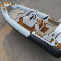 Nouveau modèle de bateau pneumatique semi-rigide de sauvetage en fibre de verre de 700 cm (23,3 pieds) avec coque en PVC Hypalon