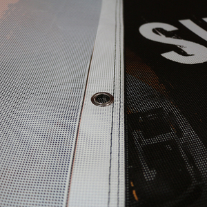 Di động ngoài trời <span class=keywords><strong>PVC</strong></span> Vinyl lưới hàng rào biểu ngữ cho các sự kiện thể thao rào cản lưới biểu ngữ - Product Image 6