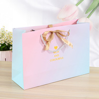 Sac cadeau haut de gamme de style européen et chinois avec dégradé rose, en matériau cartonné blanc, pour mariage et emballage de souvenirs