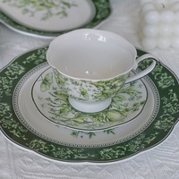 Ensemble de vaisselle en céramique créative rétro vert foncé Vintage Marie de Style de luxe français pour un usage domestique ou comme cadeau