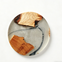 Sous-verres ronds en bois absorbants et écologiques au design marbre vintage avec résine époxy pour la protection et la décoration de la table basse