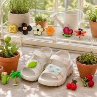 Ensemble de breloques pour chaussures en forme d'animaux mignons, en PVC, personnalisables, décorations d'été pour la plage avec chaînes à boutons, boucles et fleurs pour sabots