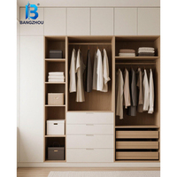 Armoire sur mesure écologique, design moderne, en bois, pour chambre à coucher, avec intérieur en bambou et éclairage LED