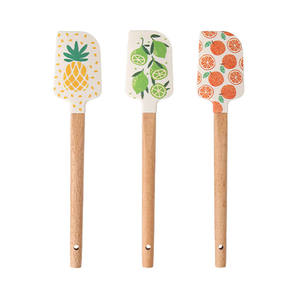 Factory <span class=keywords><strong>Outlet</strong></span> Utensilio de <span class=keywords><strong>cocina</strong></span> Raspador de mango de madera resistente al calor con espátula de silicona para hornear - Product Image 1