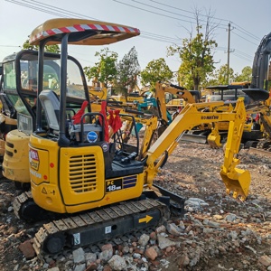 Miniexcavadora Komatsu PC18MR-2 usada, original de Japón, de 1.8 toneladas, con giro de cola cero, excavadora con línea de martillo hidráulico y pluma desplazable. - Product Image 4