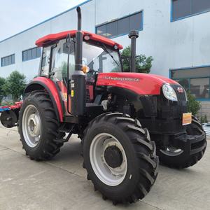 Tracteur agricole Dongfanghong 904 à quatre roues motrices avec charrue suspendue, charrue de labour, et équipement de remise en état des terres à rotation mécanique - Product Image 1